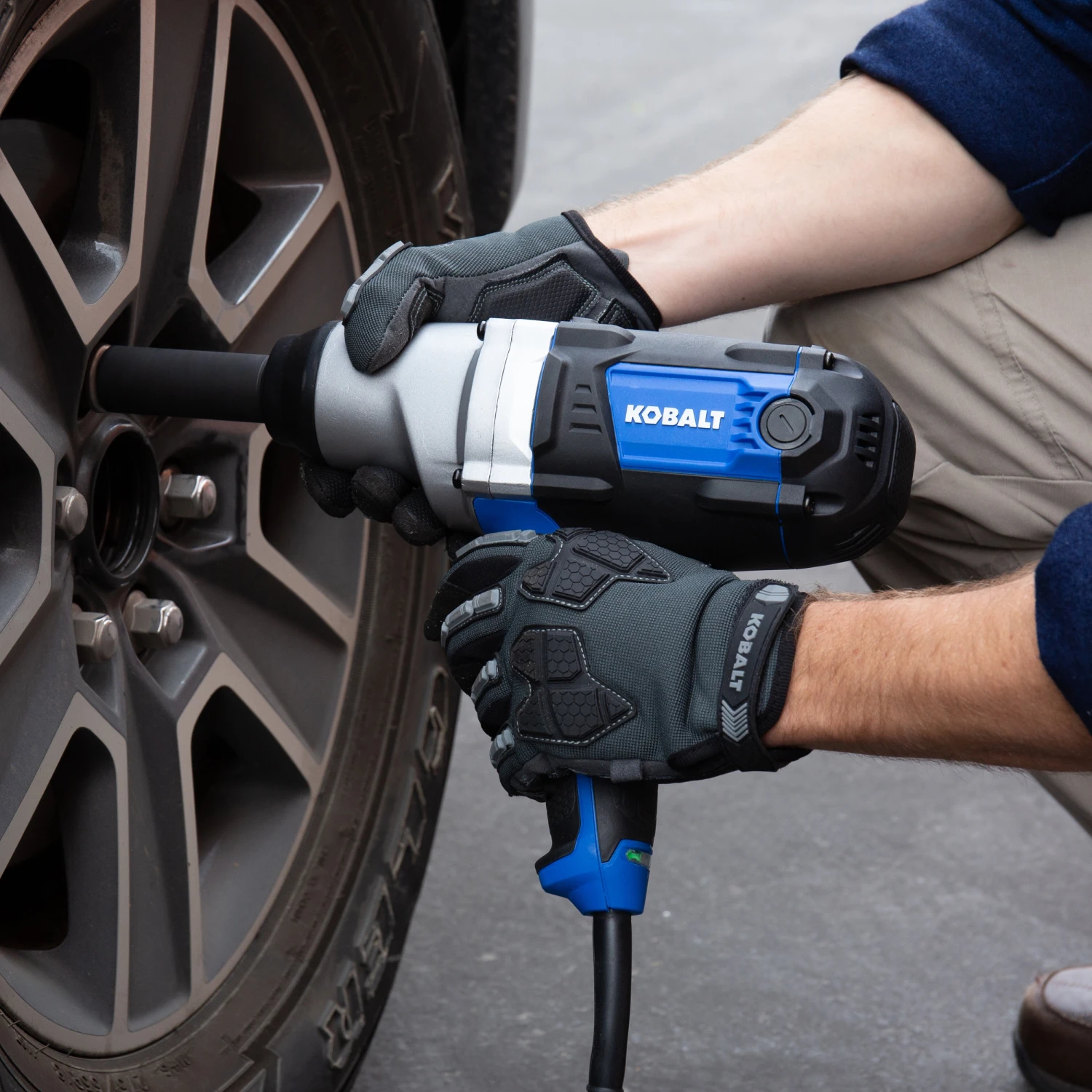 Kobalt 8-Amp 1/2-in Drive Corded Impact Wrench 8 Kobalt 8-Amp 1/2-in Drive Corded Impact Wrench - Image 8