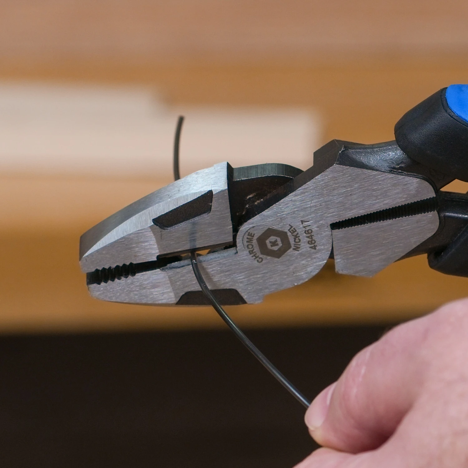 Kobalt 9-in Lineman Pliers Wire Cutter Pliers 8 Kobalt 9-in Lineman Pliers Wire Cutter Pliers - Image 8