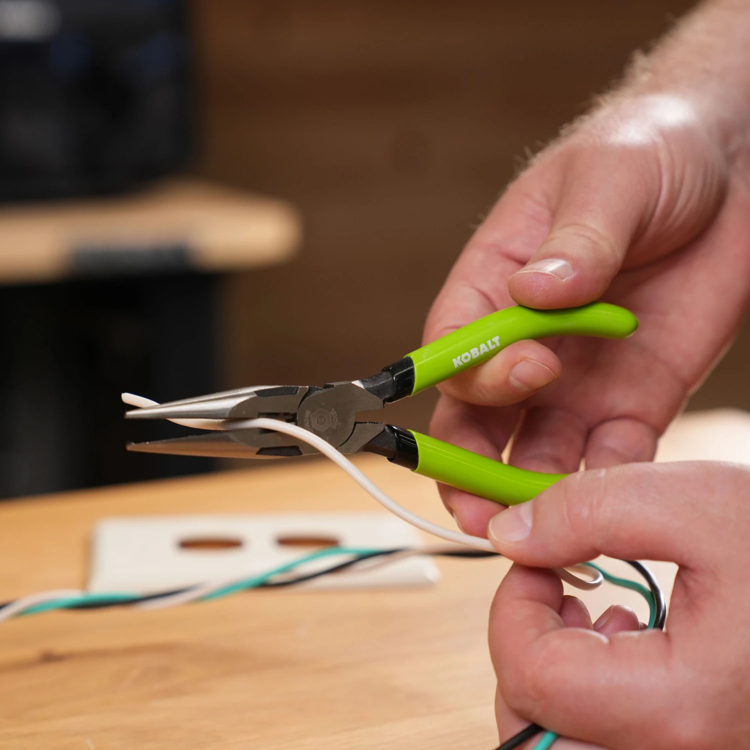 Kobalt High-vis 6-in Long Nose Pliers 4 Kobalt High-vis 6-in Long Nose Pliers - Image 4